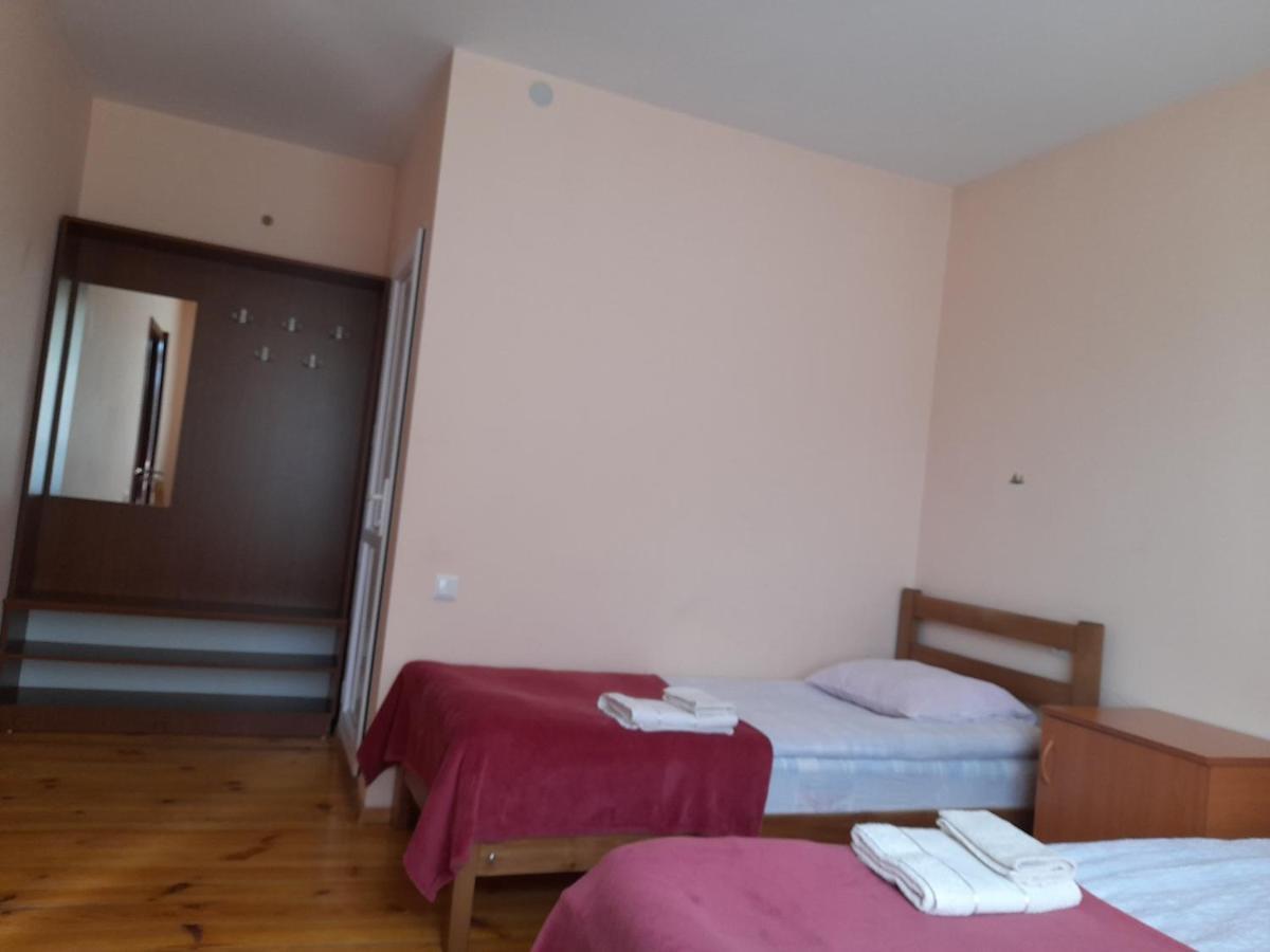 Kera Guest House Stepantsminda Exterior photo